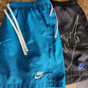 **SOLD** 2 EUC mens xl lined shorts